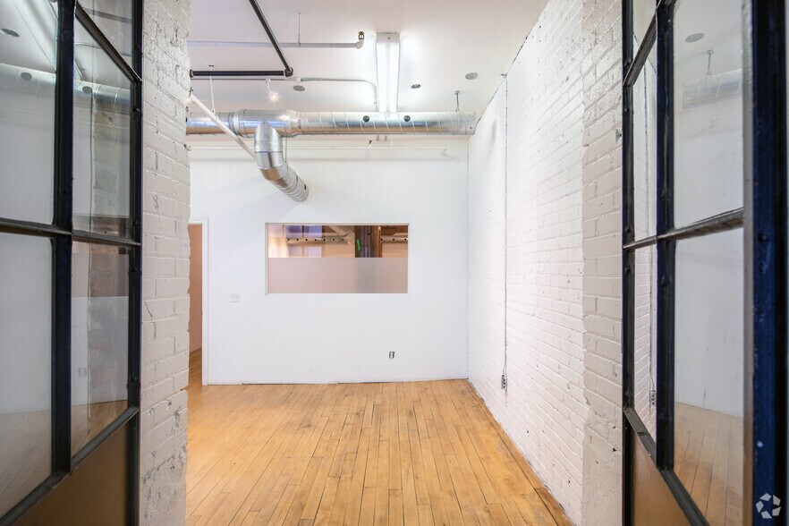 More Photos Of 639 Queen St W, Toronto Office For Lease