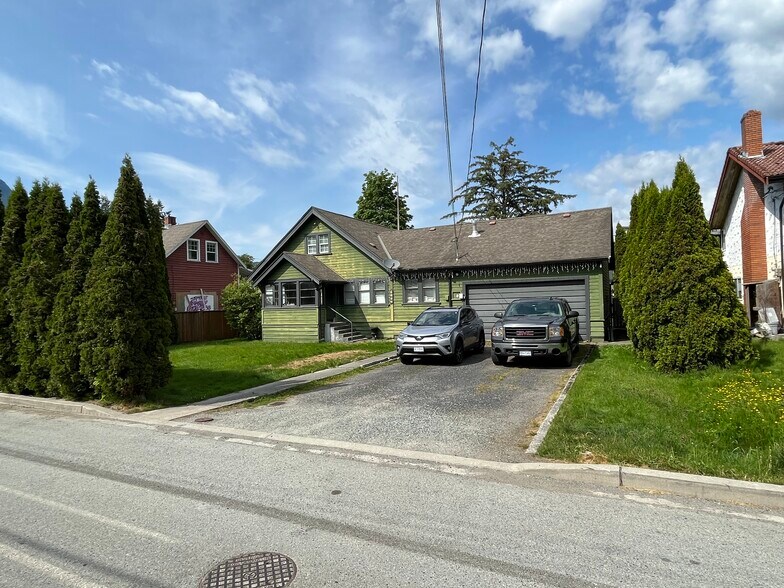 More Photos Of 1145 & 1155 Wilson Crescent, Squamish Land For Sale