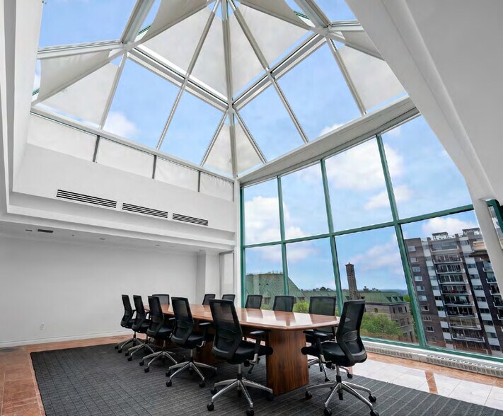 More Photos Of 140 Grande Allée E, Québec Office For Lease