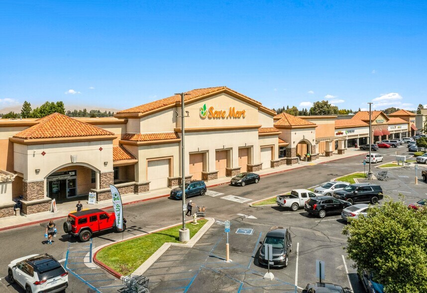 Primary Photo Of 1815-1865 Herndon Ave, Clovis Unknown For Lease