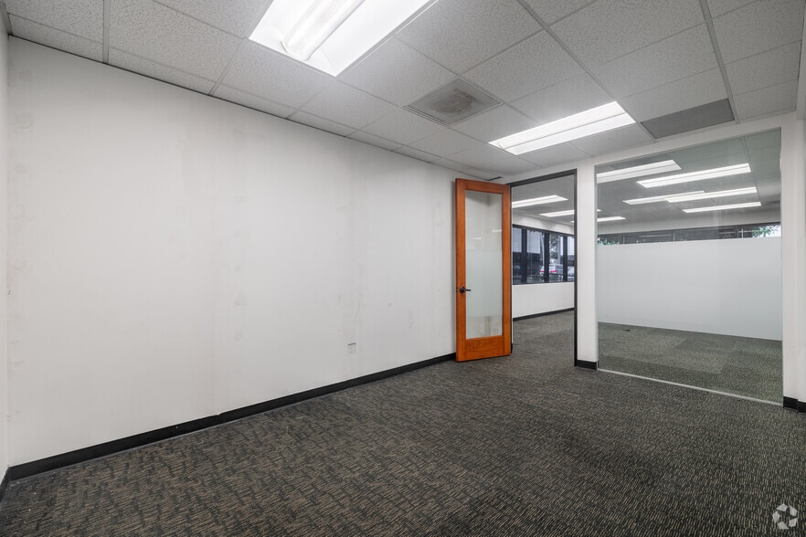 More Photos Of 6059 Bristol Pky, Culver City Office For Sale