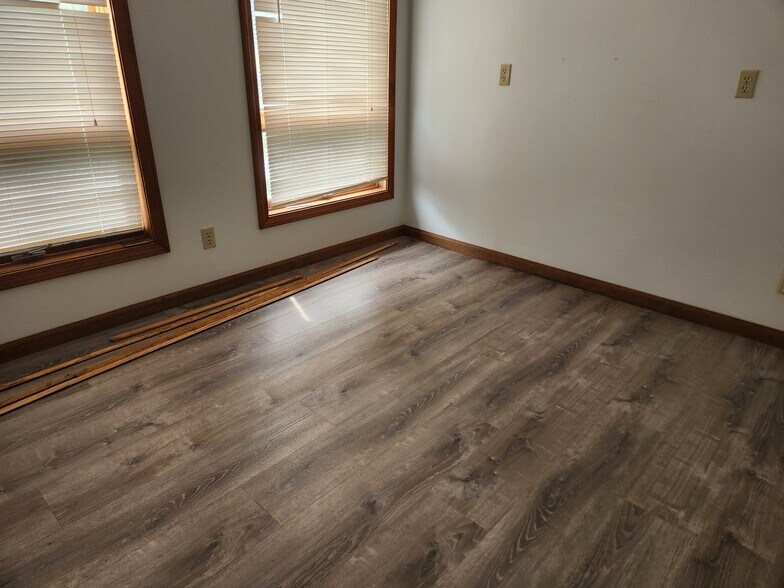 More Photos Of 1 Old Park Lane Rd, New Milford Medical For Lease