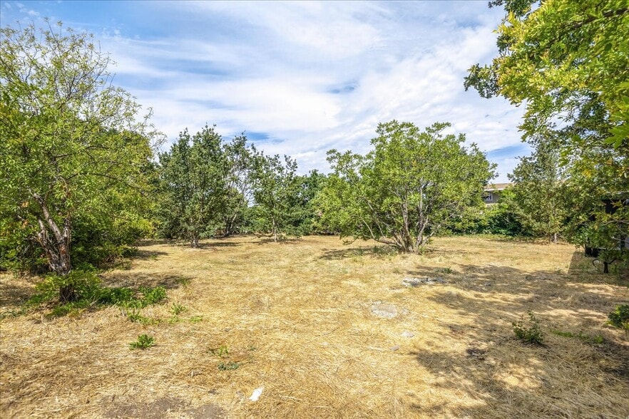 More Photos Of 7843 Railroad Ave, Newark Land For Sale