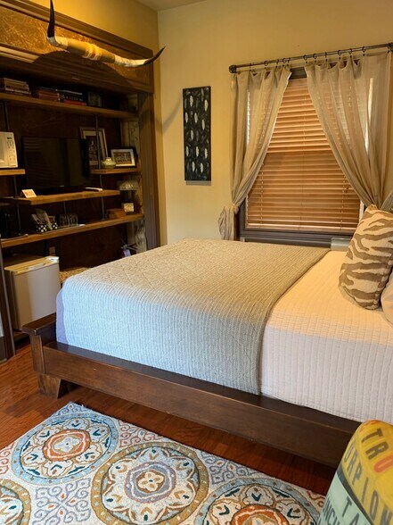 More Photos Of 1417 8th Ave, Fort Worth Hospitality For Sale