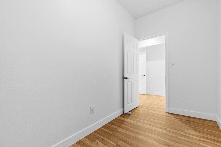 More Photos Of 310 Gass Ave, Las Vegas Unknown For Lease