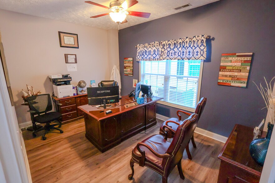 More Photos Of 2212 Hope Mills Rd, Fayetteville Office For Sale