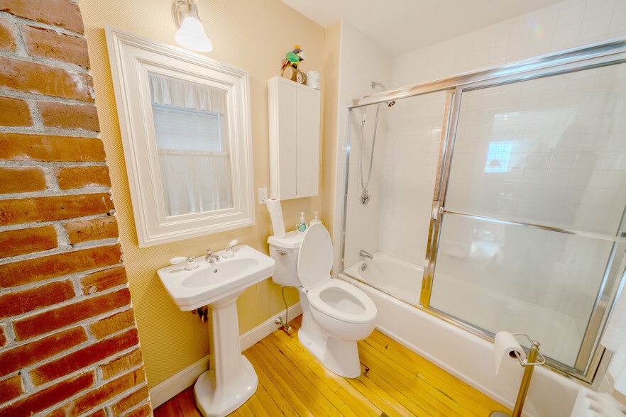 More Photos Of 73 Elm St, Camden Office For Sale