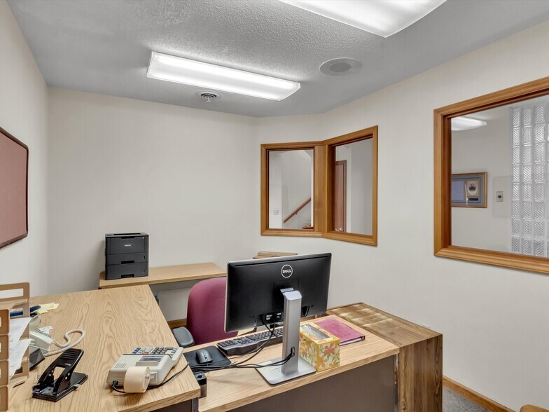 More Photos Of 540 Hospital Dr, Clyde Healthcare For Sale