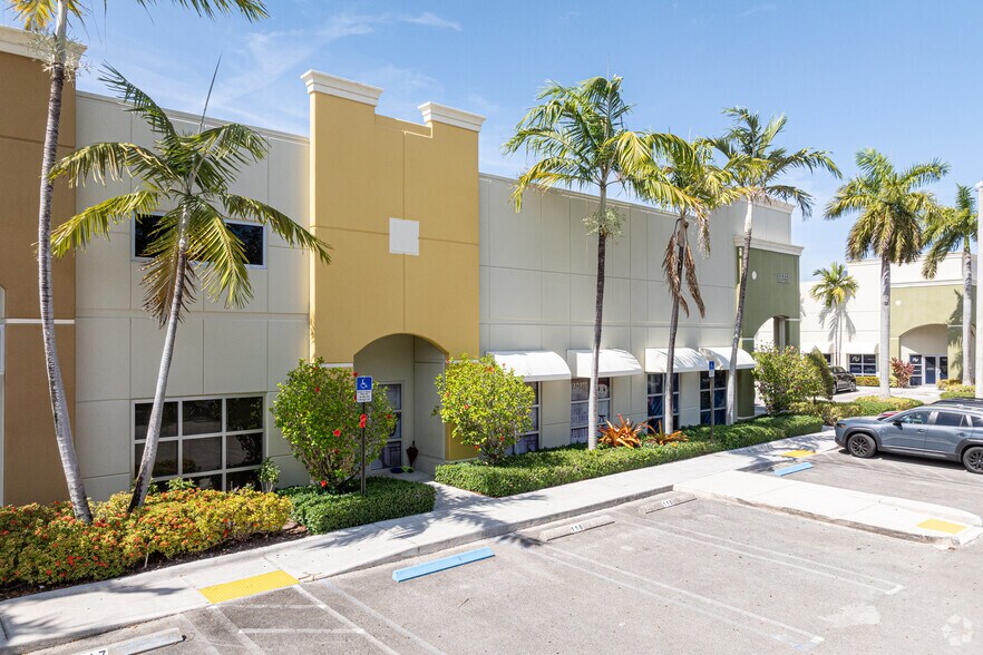 More Photos Of 11251 NW 20th St, Miami Showroom For Lease