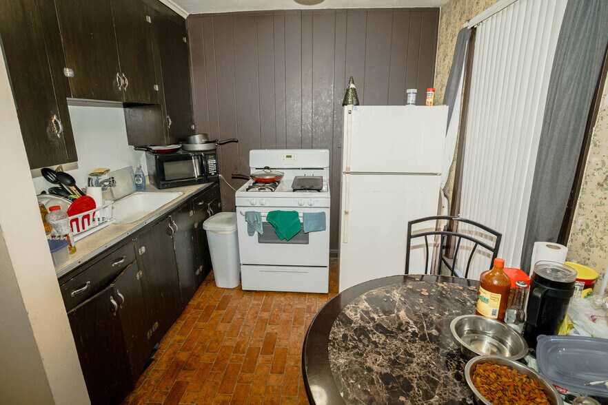 More Photos Of 1132 Payne Ave, Saint Paul Office For Sale