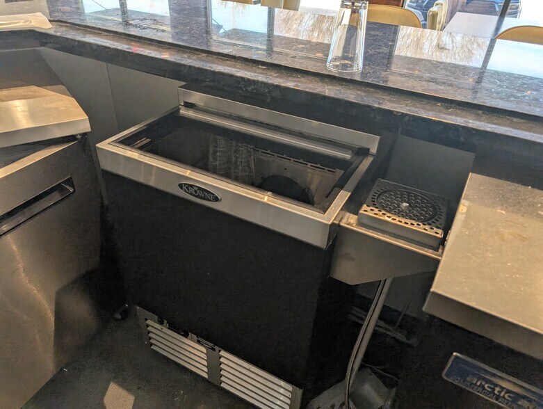 More Photos Of 5204 Colleyville Blvd, Colleyville Restaurant For Lease
