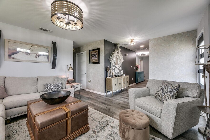 More Photos Of 407 E Broad St, Forney Office Residential For Sale