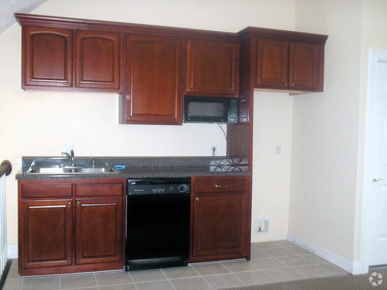 More Photos Of 368 McLaws Cir, Williamsburg Office For Lease