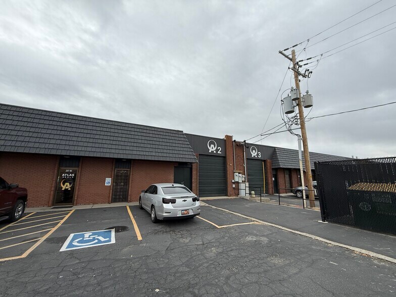 More Photos Of 271 W 2950 S, Salt Lake City Light Manufacturing For Lease
