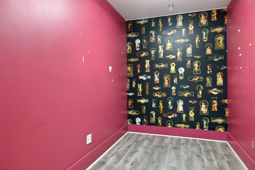 More Photos Of 1895 E Main St, Ventura General Retail For Sale