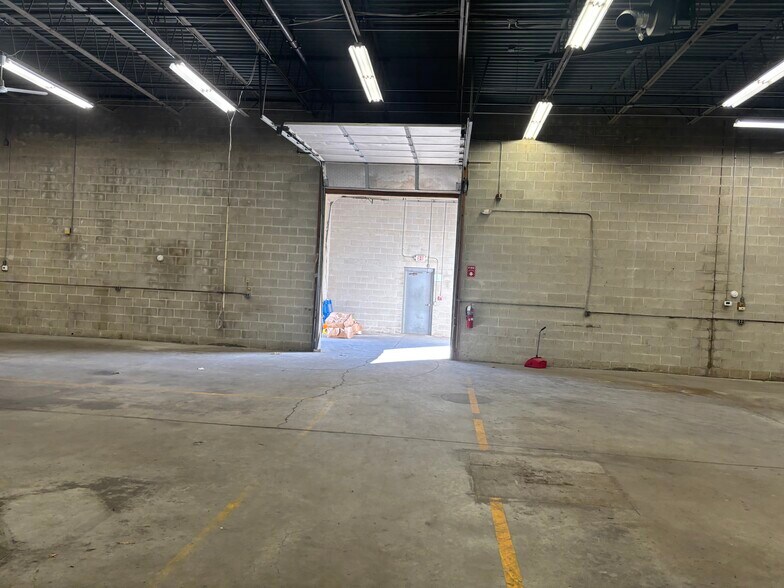 More Photos Of 33 Plan Way, Warwick Warehouse For Lease