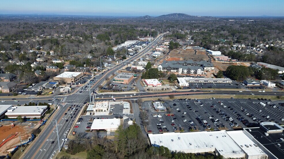 More Photos Of 2440 Sandy Plains Rd, Marietta Office For Sale