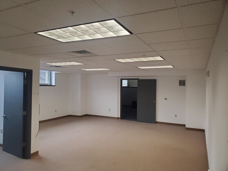 More Photos Of 909 Green St, Harrisburg Office For Lease