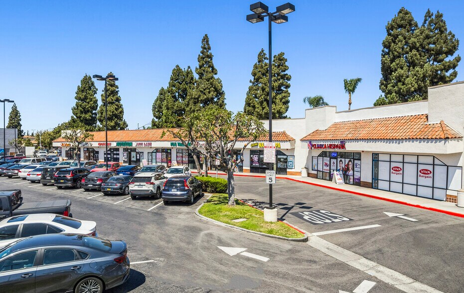 More Photos Of 6900-7100 S Santa Fe Ave, Huntington Park Unknown For Lease