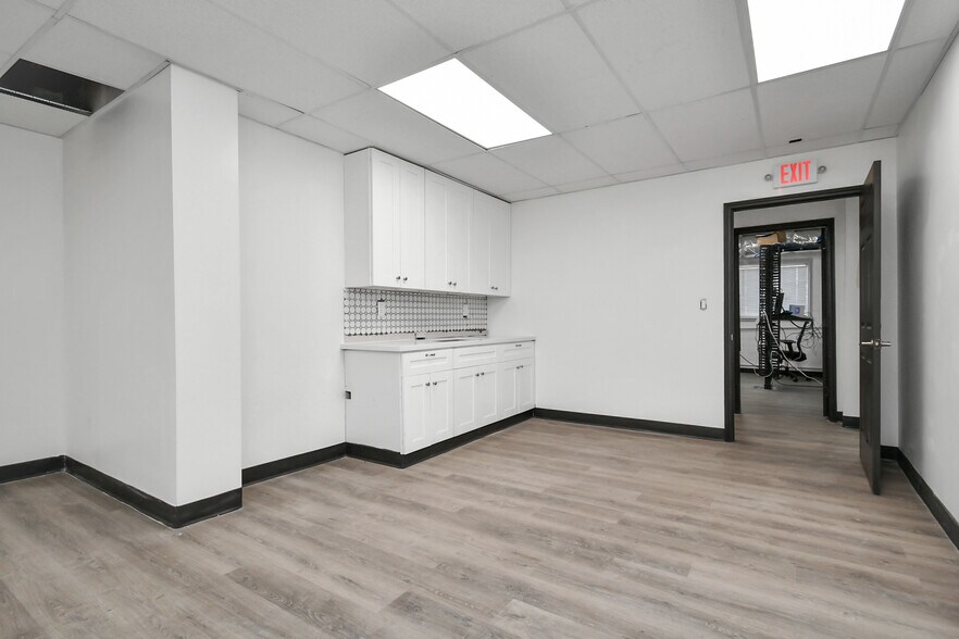 More Photos Of 421 Little York Rd, Houston Truck Stop For Lease