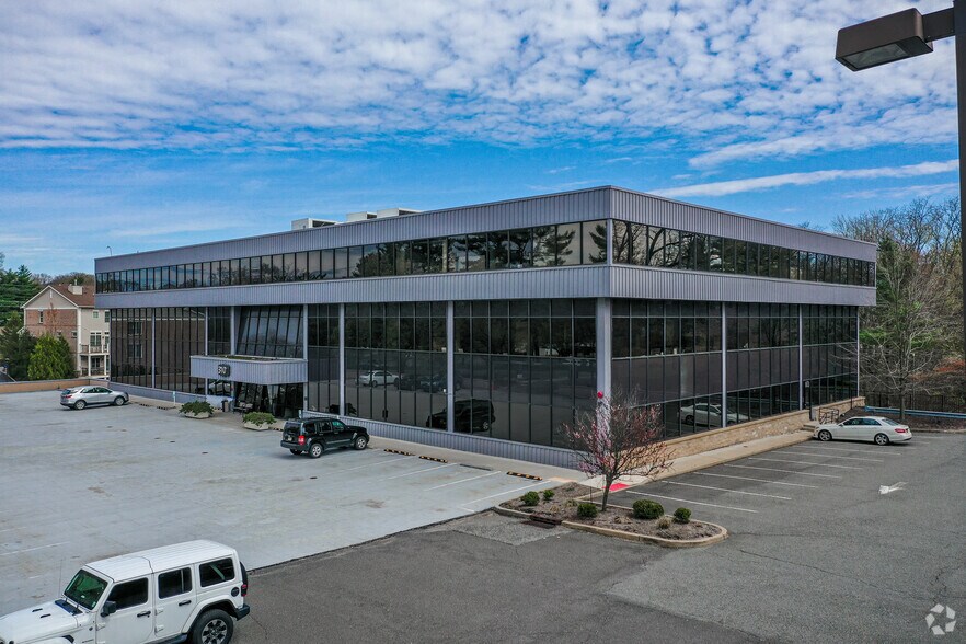 More Photos Of 310 Madison Ave, Morristown Medical For Lease