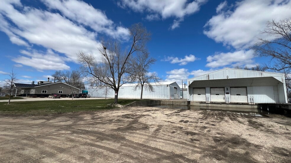 More Photos Of 34 43rd Ave SW, Cedar Rapids Flex For Sale