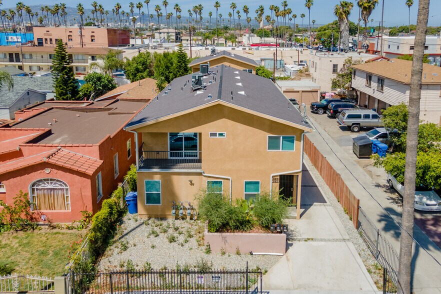 Primary Photo Of 943 Broad Ave, Wilmington Apartments For Sale