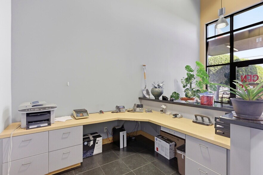 More Photos Of 225 Demeter St, Palo Alto Office Residential For Lease