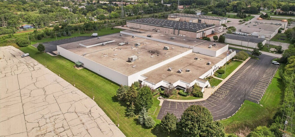 More Photos Of 16000 W Rogers Dr, New Berlin Manufacturing For Sale