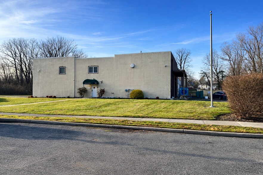 More Photos Of 30 Rockland Park Ave, Tappan Warehouse For Lease
