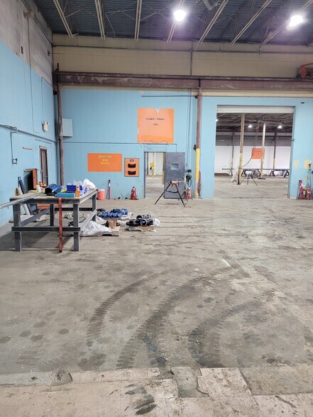 More Photos Of 102 S Avenue A, Freeport Manufacturing For Sale