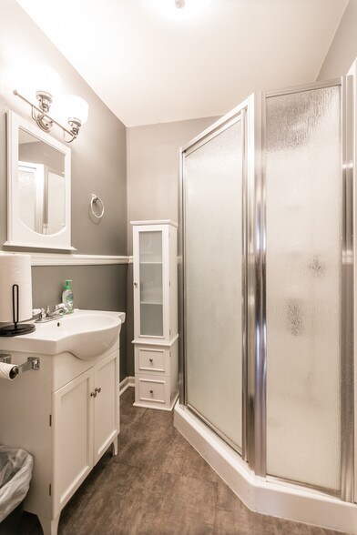 More Photos Of Off Goodlettsville town square, Goodlettsville Loft Creative Space For Sale