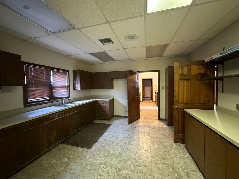 More Photos Of 6436 Bandera Rd, San Antonio Medical For Lease
