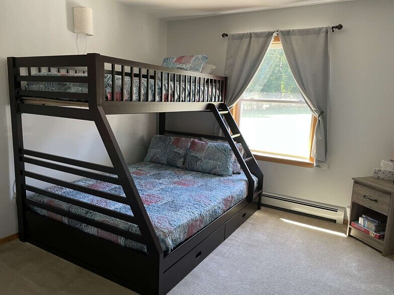 More Photos Of 446 Maples Rd, Milford Hotel For Sale
