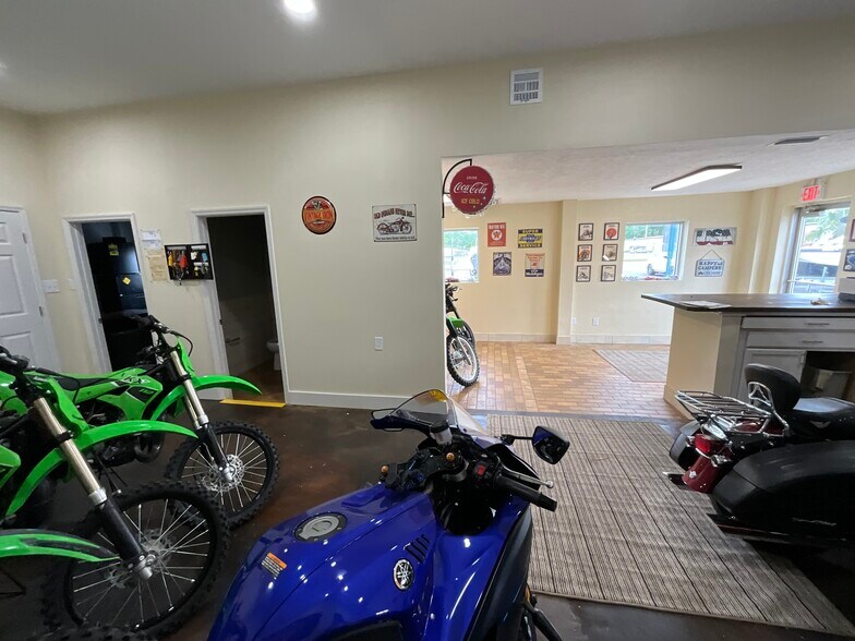 More Photos Of 8310 Congress St, Port Richey Self Storage For Sale