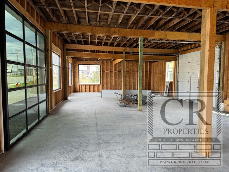 More Photos Of 167 Union Tpke, Hudson Storefront Retail Office For Sale