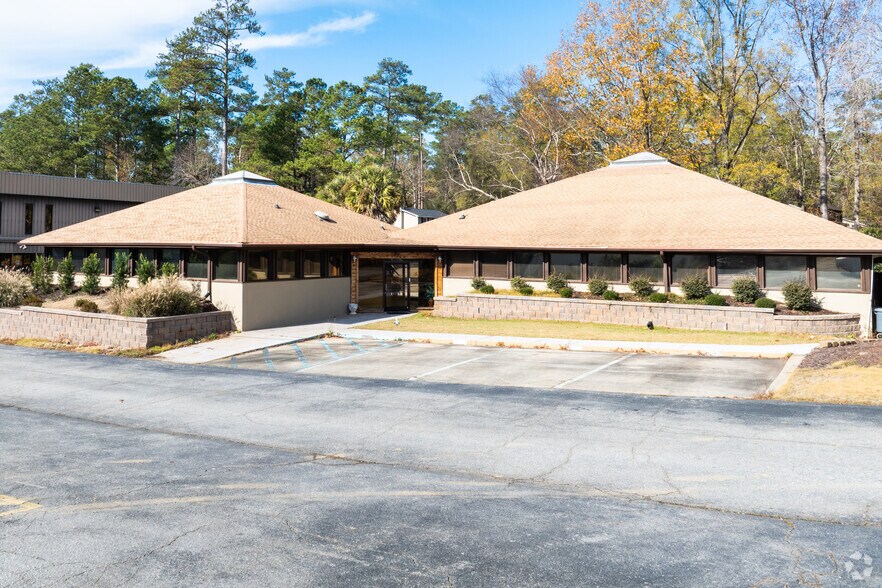 More Photos Of 2 Woodcross Dr, Columbia Medical For Sale