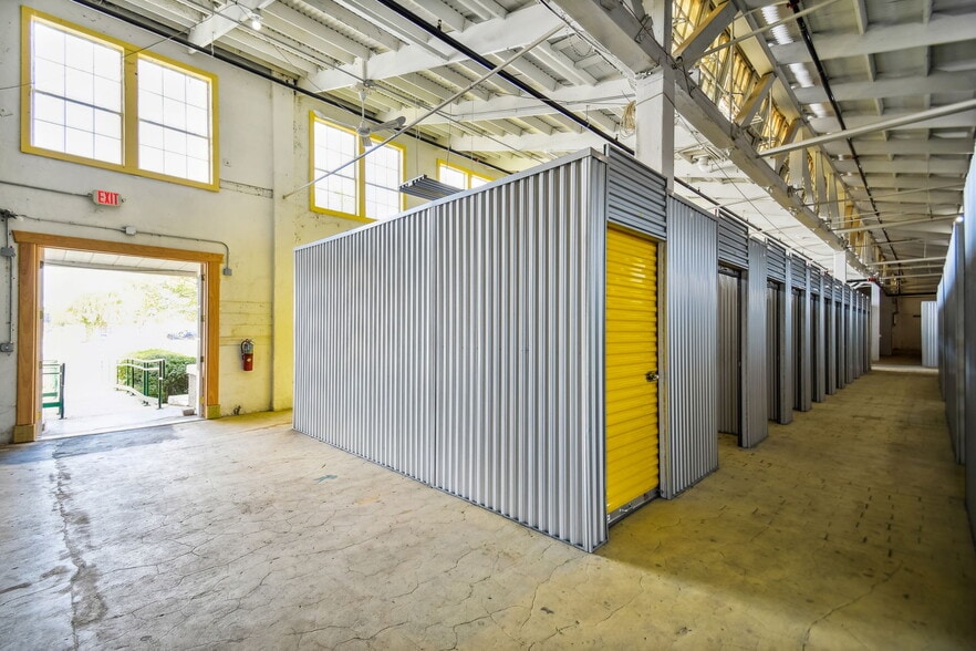 More Photos Of 160 W Haines Blvd, Lake Alfred Self Storage For Sale