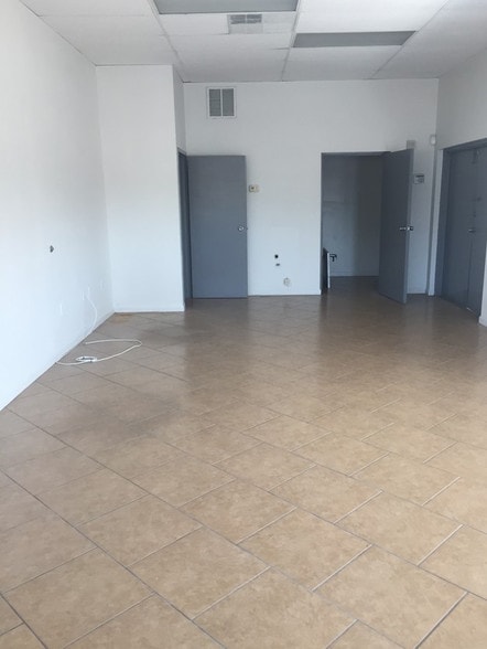 More Photos Of 12433 66th St N, Largo Storefront Retail Office For Sale