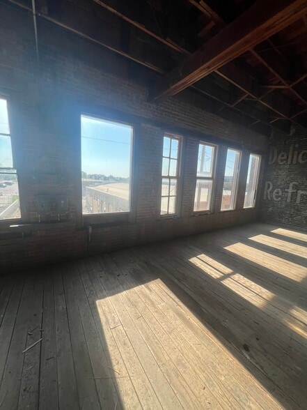 More Photos Of 3 & 5 2nd St, Temple Storefront Retail Office For Lease