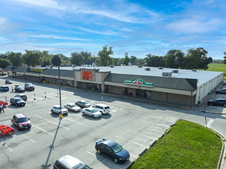 More Photos Of 185 N Kennedy Dr, Bradley Storefront For Lease