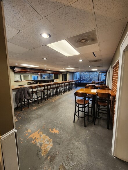 More Photos Of 321 N Main St, Hendersonville Restaurant For Lease