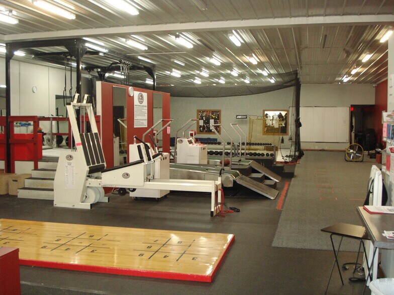 More Photos Of 1830 Webster St, Hudson Freestanding For Lease