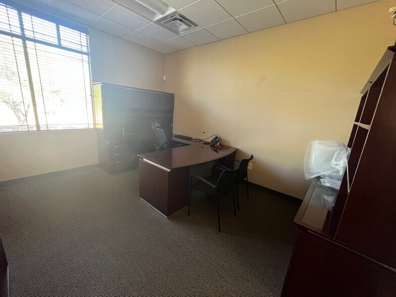 More Photos Of 10565 N 114th St, Scottsdale Office For Lease