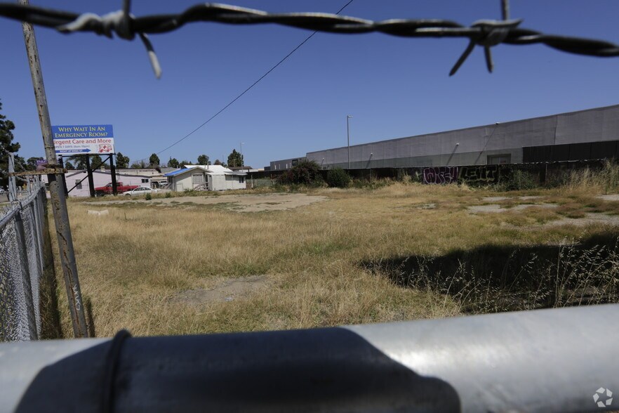 More Photos Of 3252-3300 Midway Dr, San Diego Land For Sale