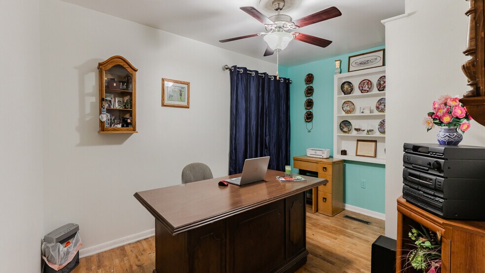 More Photos Of 11424 W Corunna Rd, Lennon Storefront Retail Residential For Sale