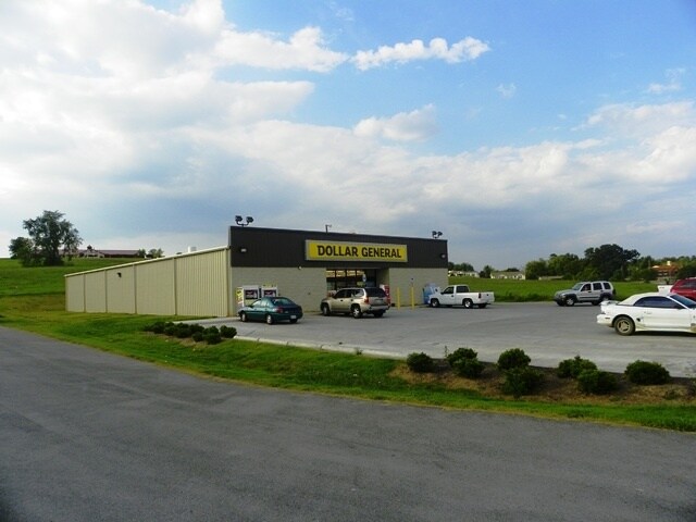 Primary Photo Of 2474 Boyds Creek Hwy, Sevierville Storefront For Sale