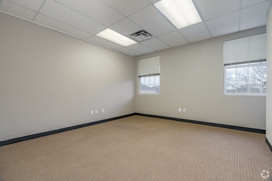 More Photos Of 303 S Jupiter Rd, Allen Unknown For Lease