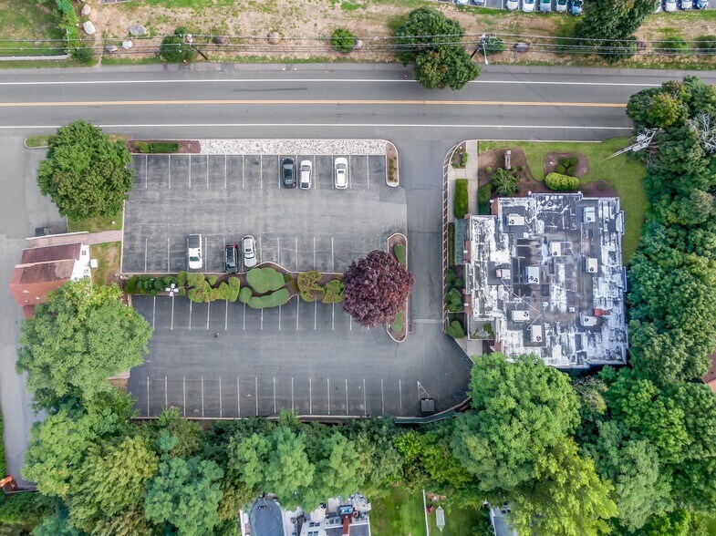 More Photos Of 171 Ramapo Rd, Garnerville Office For Lease