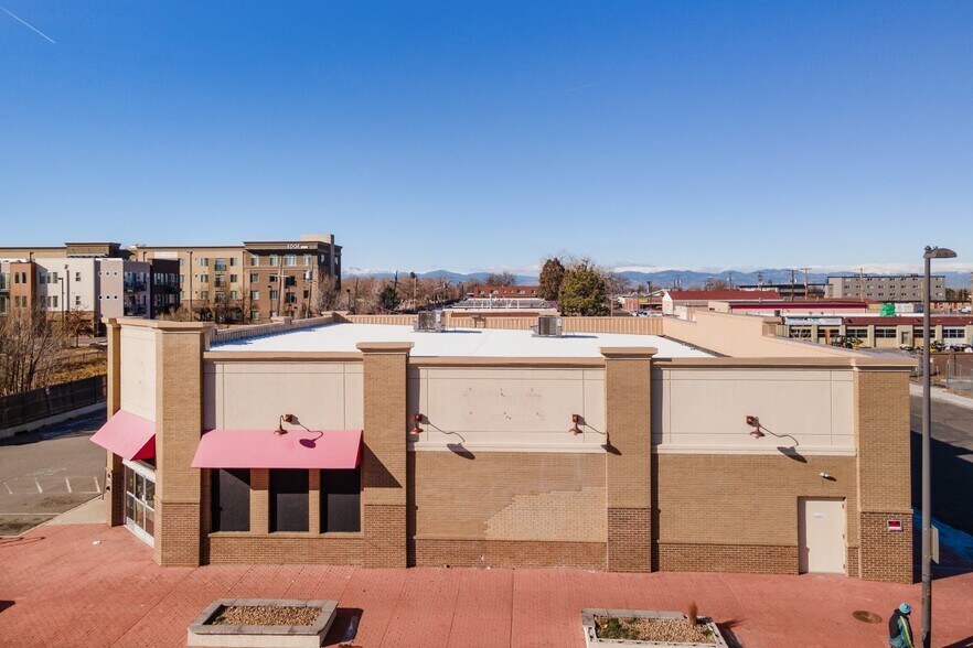 More Photos Of 1395 Peoria St, Aurora Freestanding For Lease